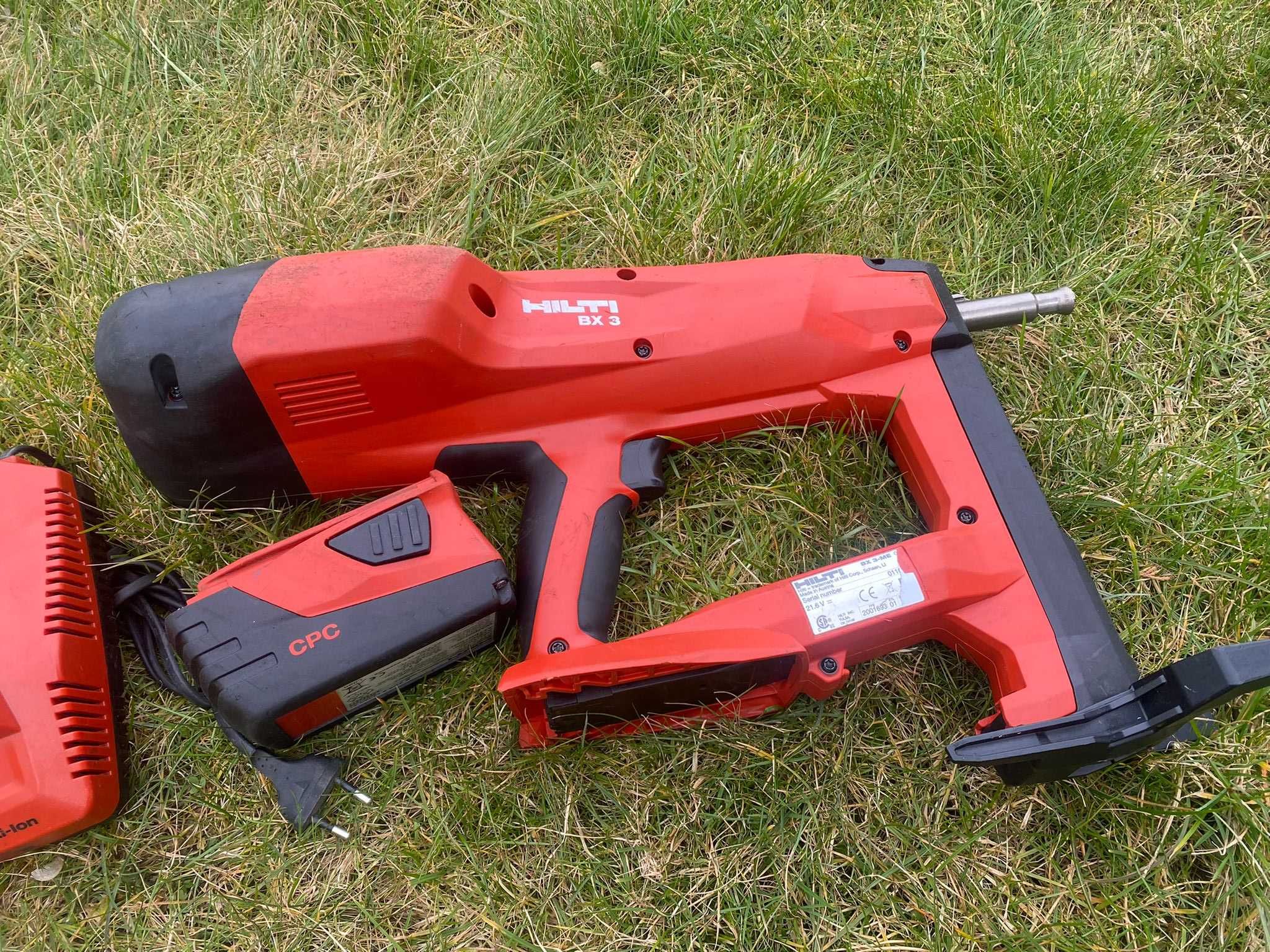 Osadzak akumulatorowy HILTI BX 3 + akumulator