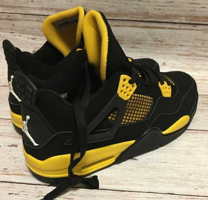 Jordan 4 RetroThunder R.47.5