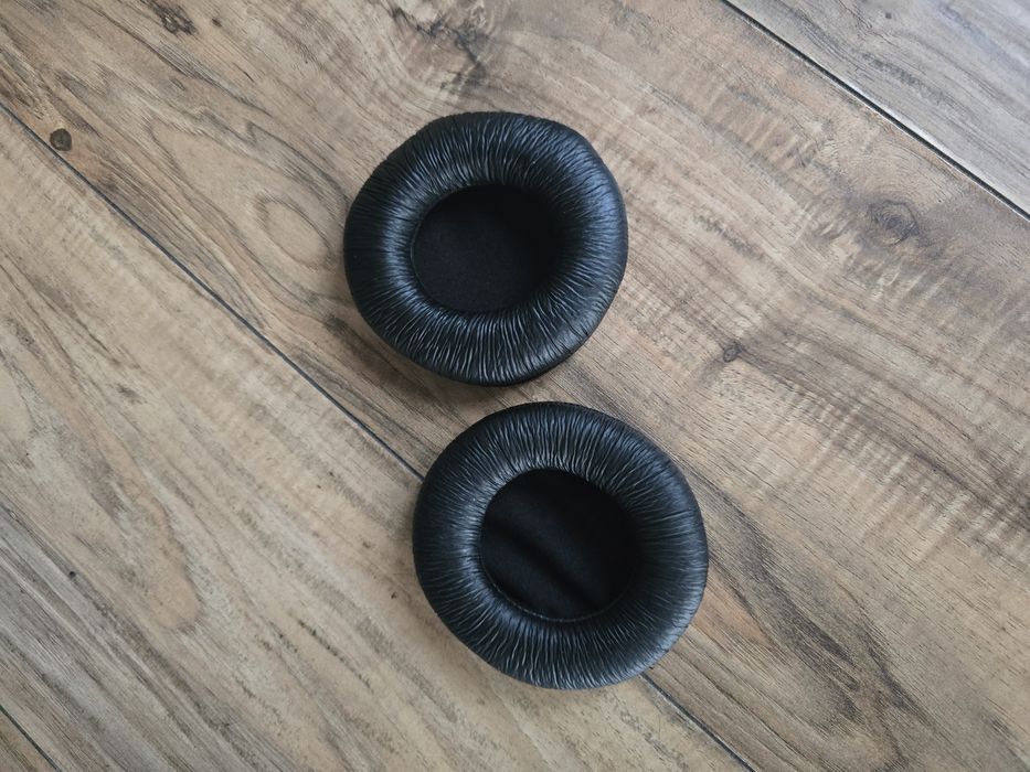 Słuchawki przewodowe Sony mdr v700 średni stan