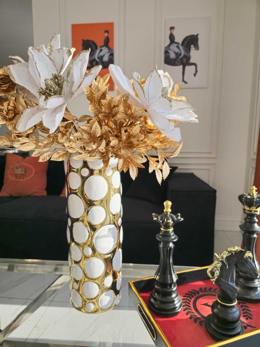 Ekskluzywny Złoty Wazon Glamour – Szyk i Luksus!