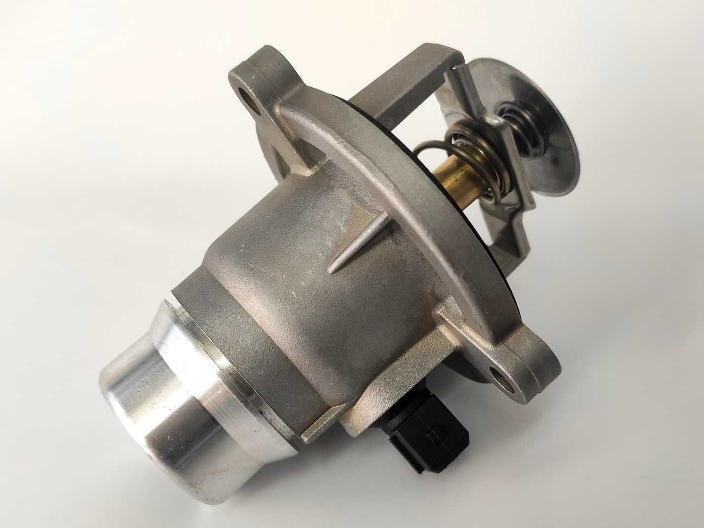 BMW N62 N63 Termostat Custom 85 st.C E60 E65 E53 E61 E63 E70 F10 F01