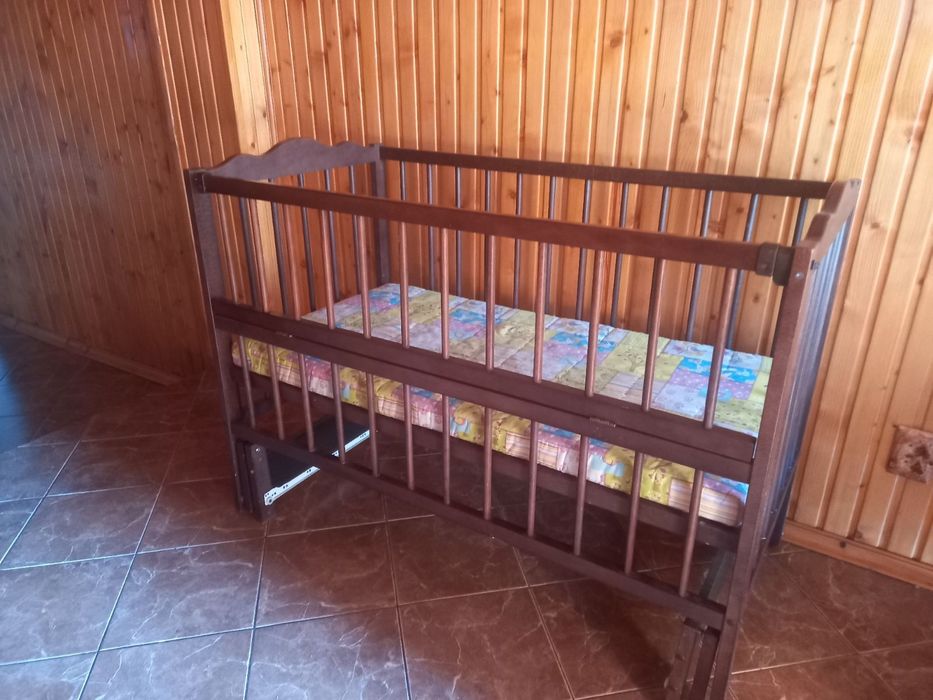 Дитяче ліжечко колиска