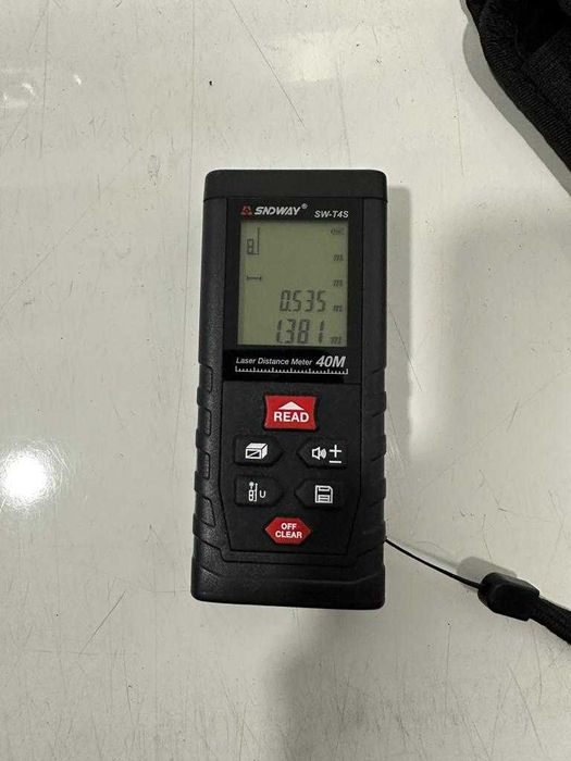 movel tv branco com rodas 140x54