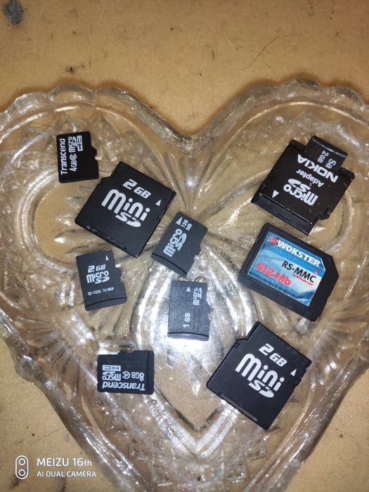 Флеш карты на 1 Гиг, на 4, и на 8...