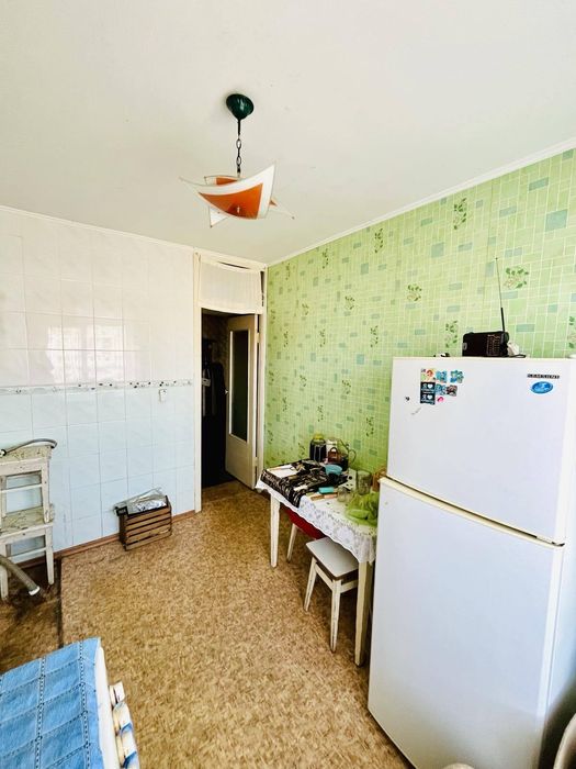 Продам 3-и кімнатну квартиру мікрорайон Шкільний.