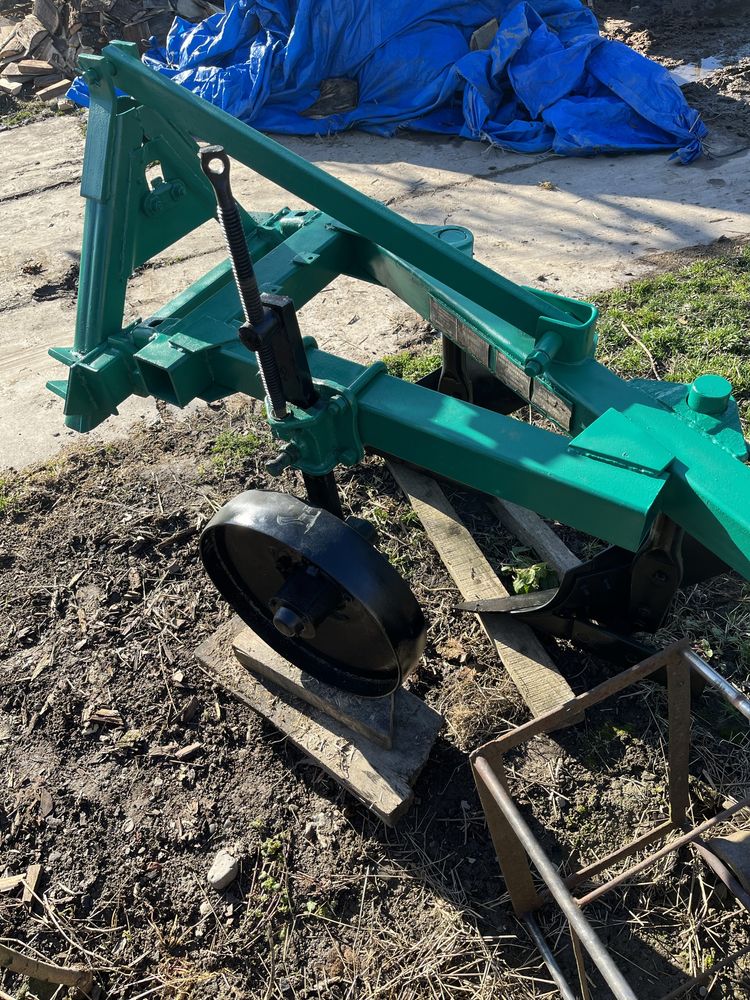 Плуг 2х30 продається