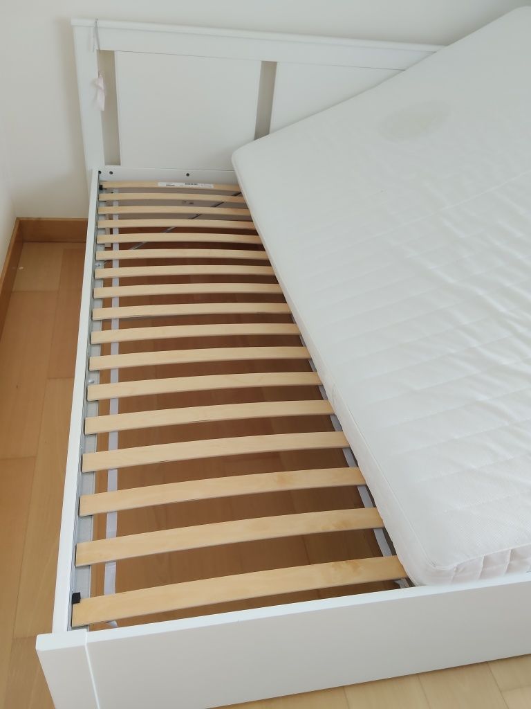 Cama e colchão ikea 140x200 + 2 gavetões