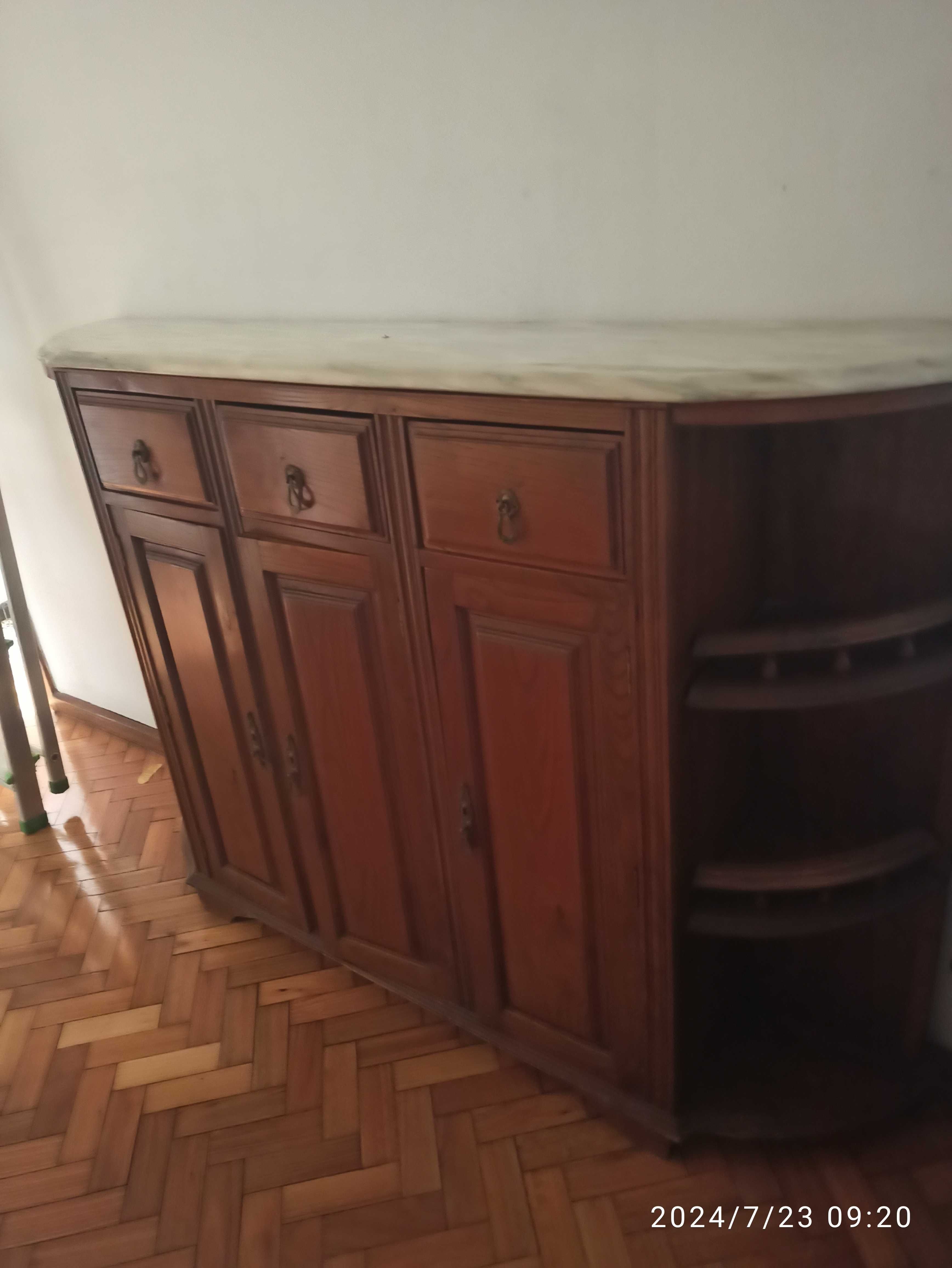 Mesa de sala e 4 cadeiras