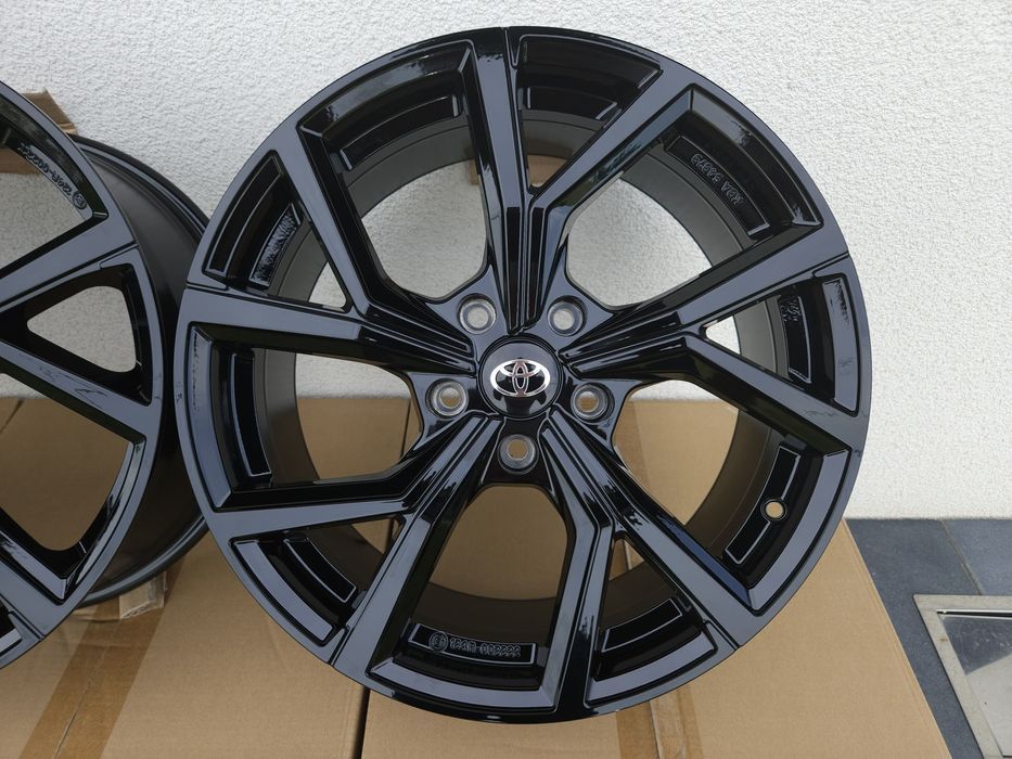 Toyota 18 " Nowe 5x114,3 C-HR Yaris Cross CHR Alufelgi Czarne Felgi