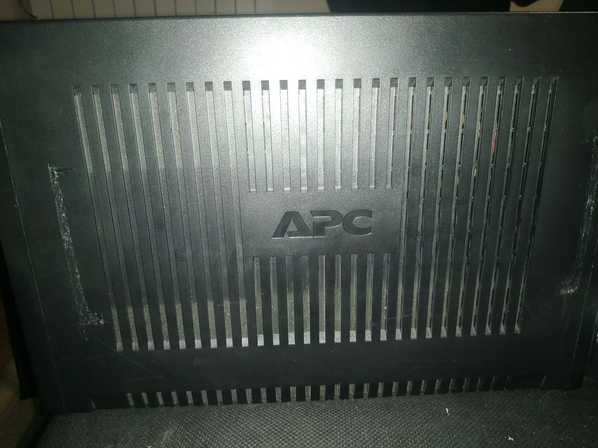 Безперебійник APC 1100 повний комплект