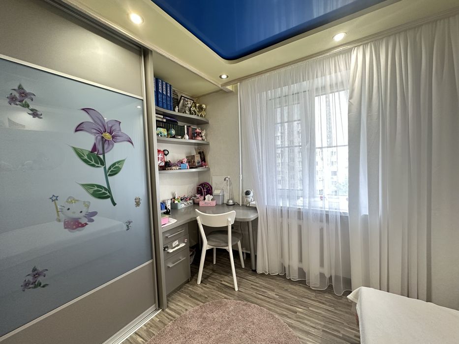 5 Черемушки/Бреуса,уютная квартира 89м с ремонт,кухня 14м,все остается