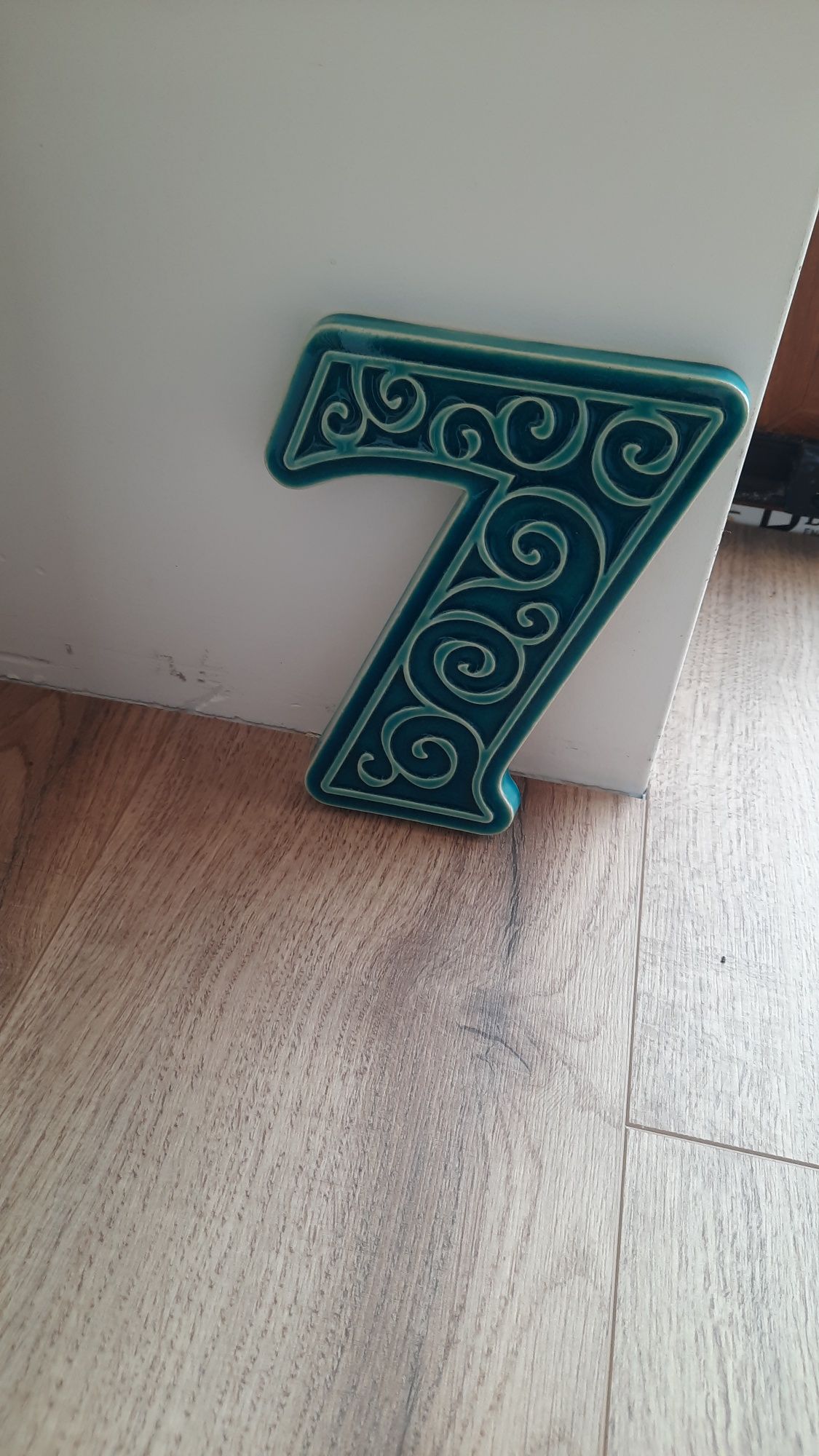 Ceramiczny numer domu, cyfra 7