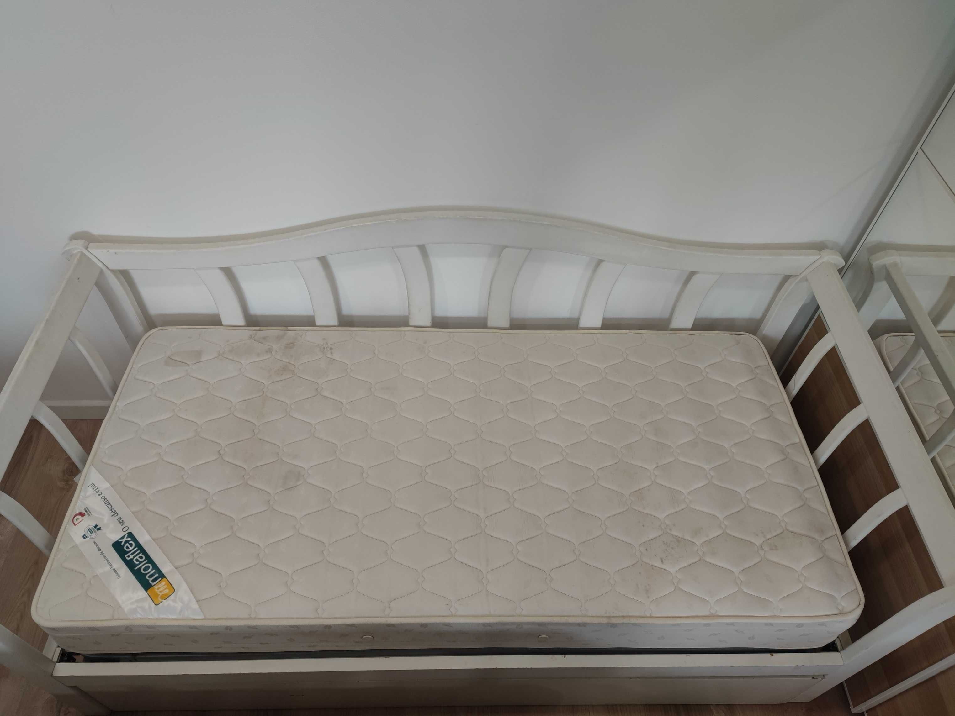 Cama Individual com Gavetão em Pinho + Colchão Molaflex