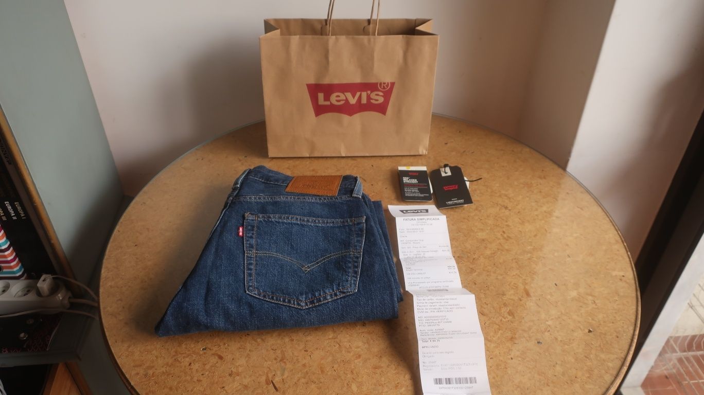 Levis 555™ Relaxed Straight Lightweight (31W x 32L)