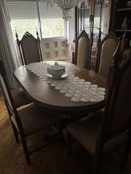 Mesa de jantar vintage com 6 cadeiras