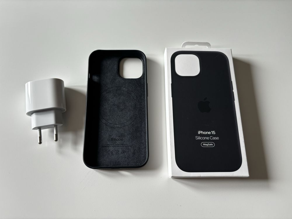 Capa Apple iPhone 15 + Carregador 20W Apple