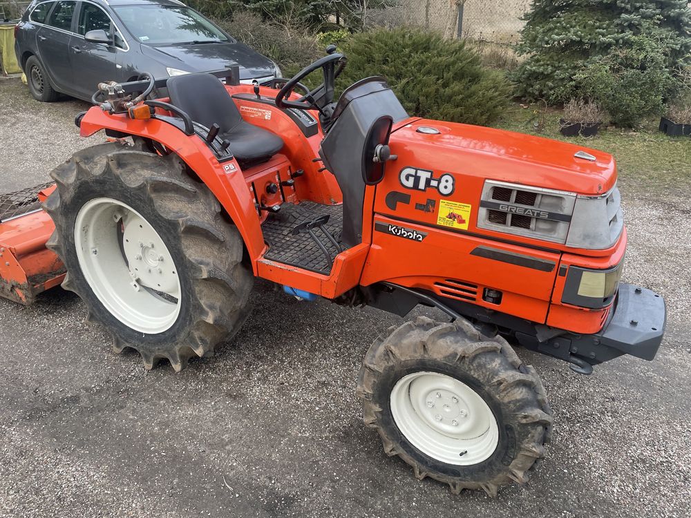 Mini traktor  Kubota Gt 8 4x4 26 koni