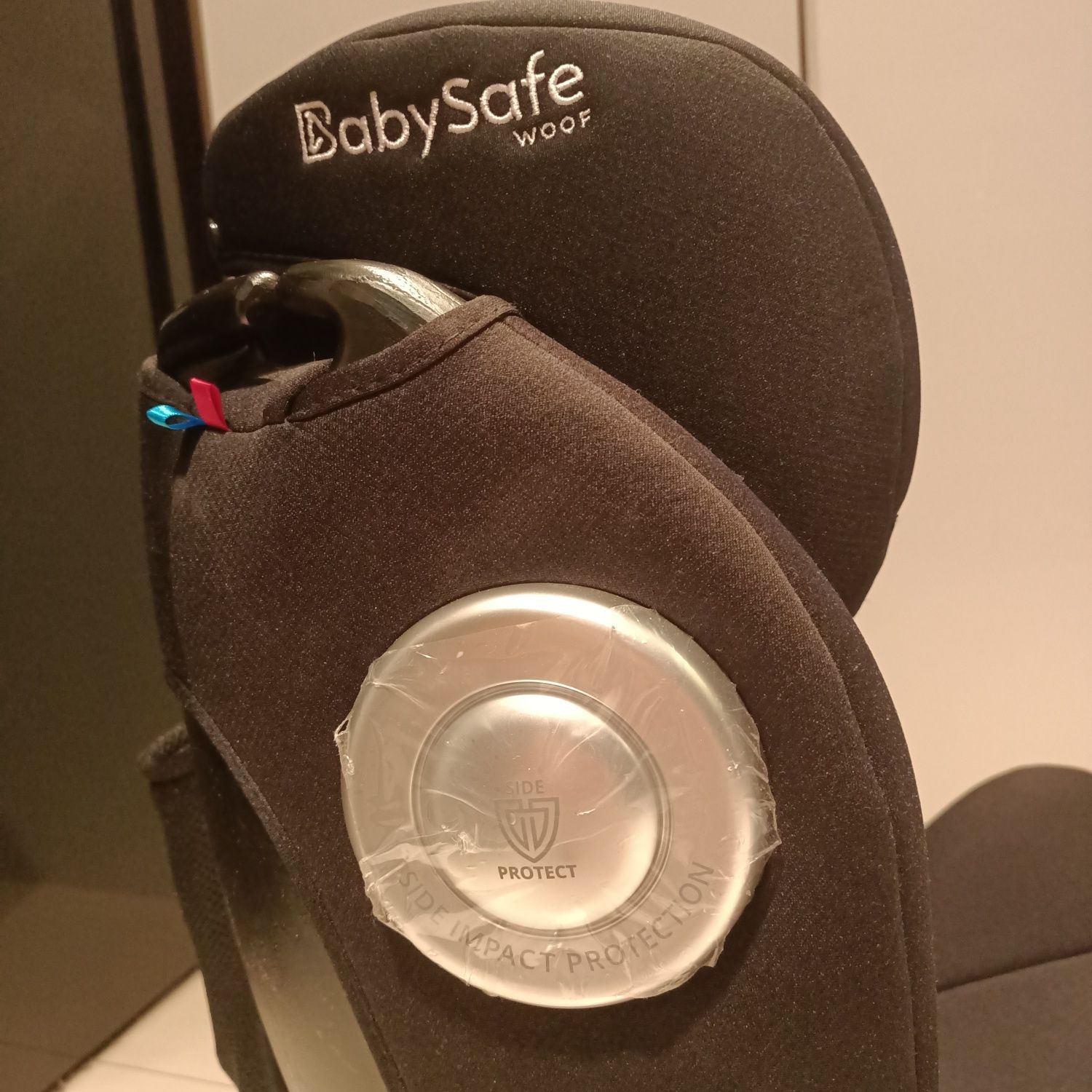 NOWY Fotelik samochodowy na isofix obrotowy 360 st Babysafe Labrador 0