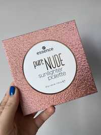 Paletka rozświetlaczy Essence Pure Nude sunlighter palette