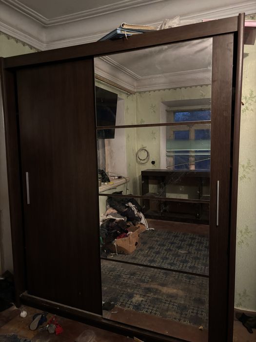 Шкаф купе с зеркалом