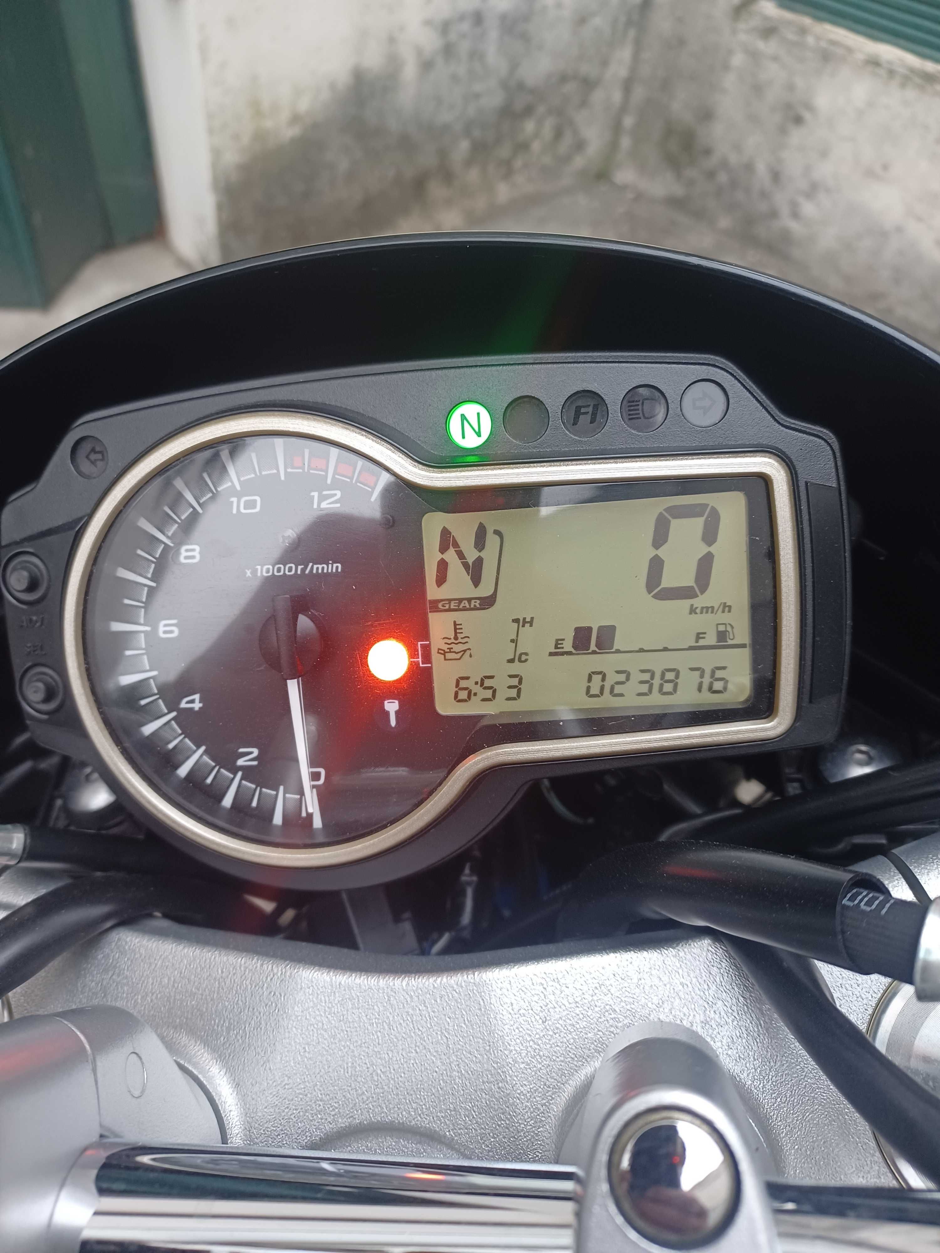 Suzuki GSR 750cc
