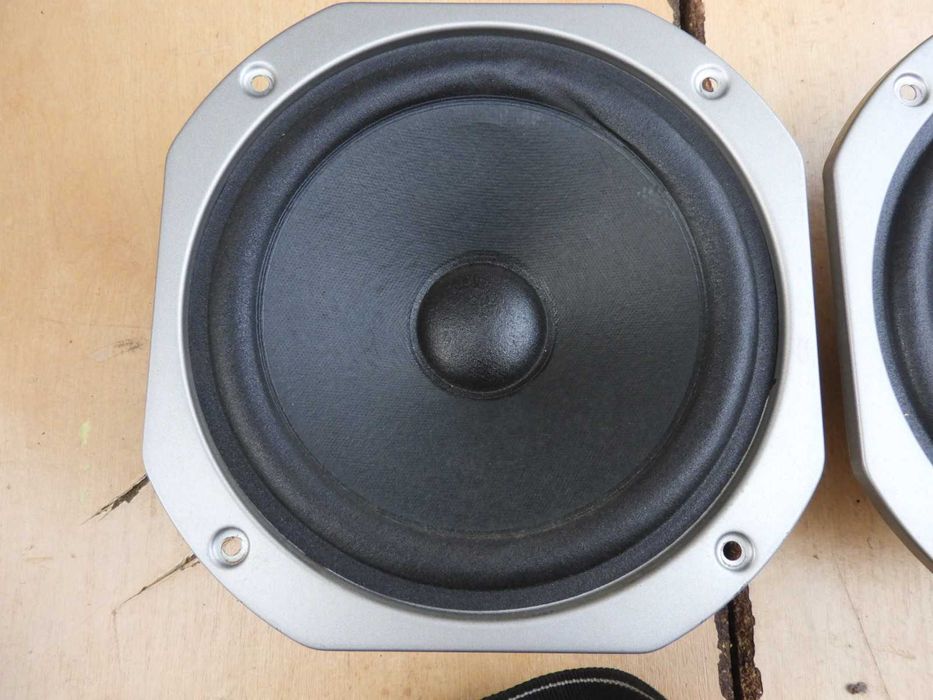 Głośniki basowe Pioneer 21,5 cm