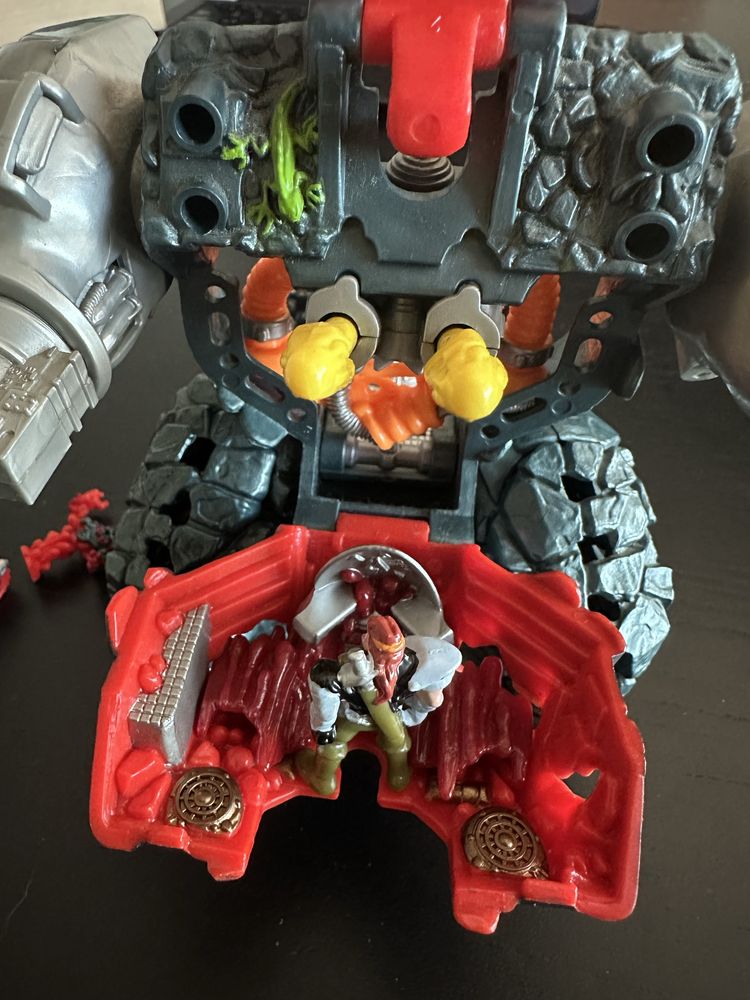 Mighty max blasts magus