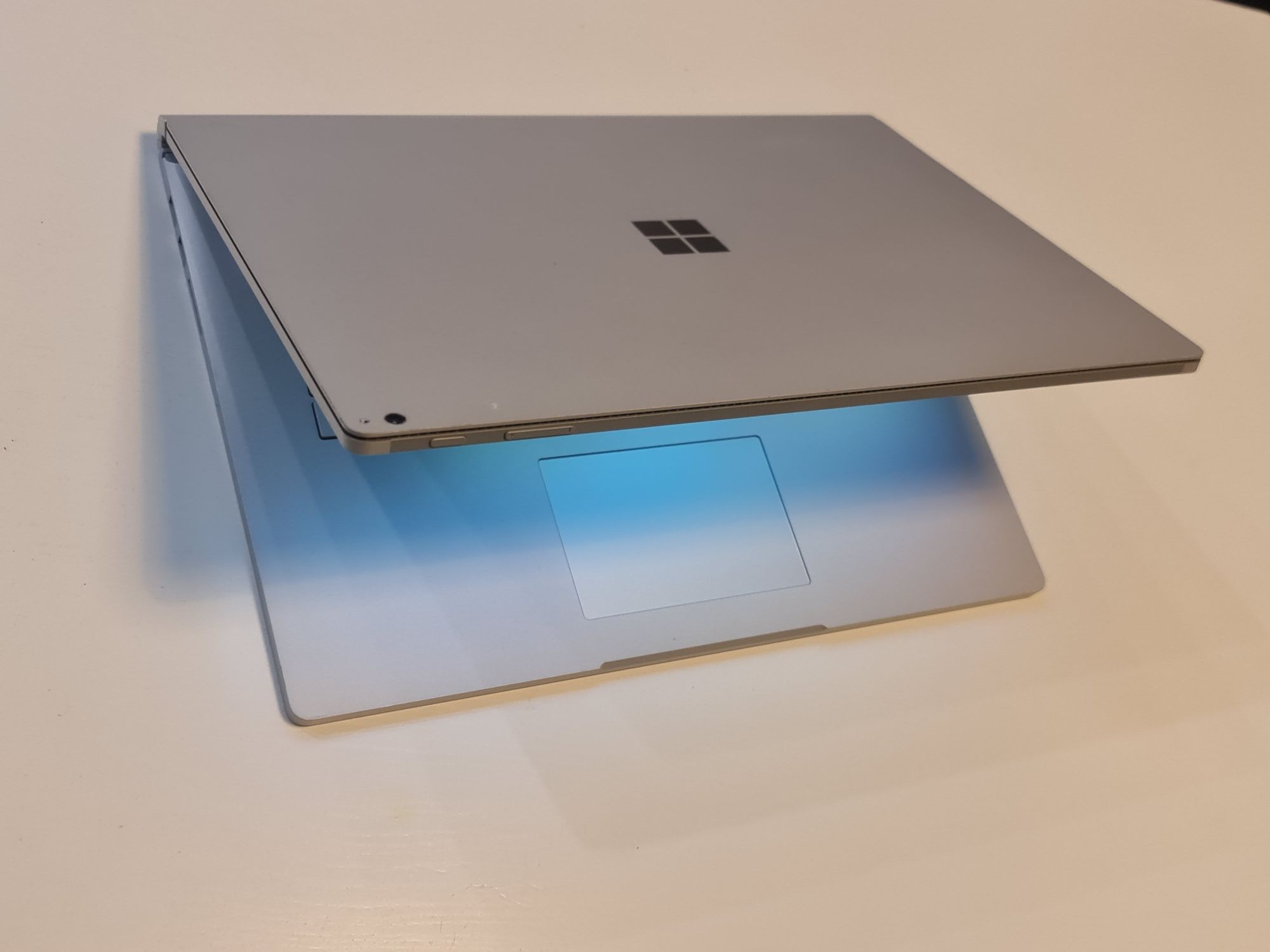 Microsoft Surface book 2 15 cali i7 1TB 16 GB GeForce GTX1060