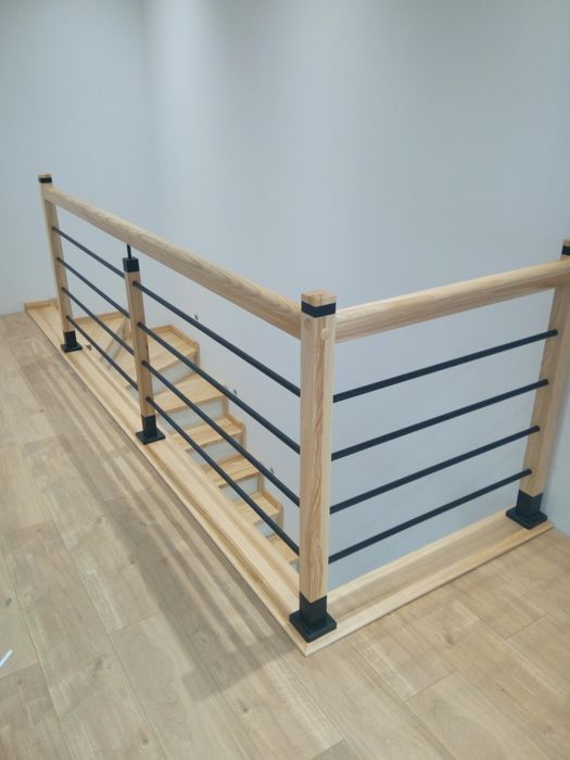 Schody, drzwi drewniane