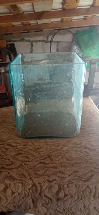 Продам аквариум,терариум,емкость для малька