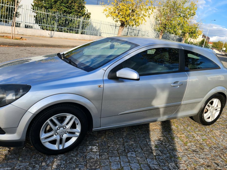 Opel Astra  GTC - Oportunidade