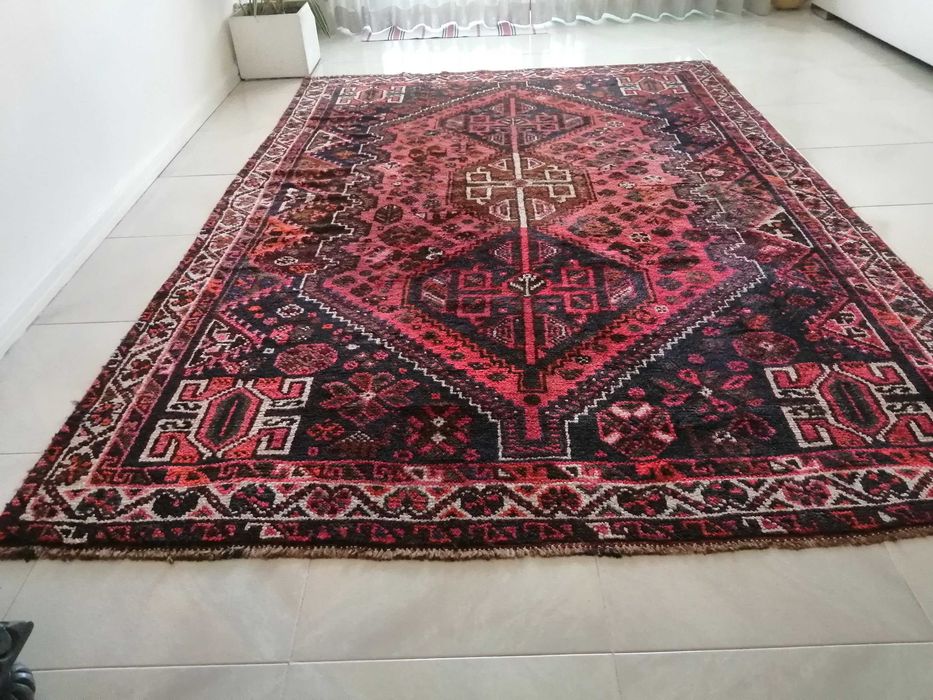 Tapete Persa Kiaze dimensões  2,54 X 1,70m em muito bom estado