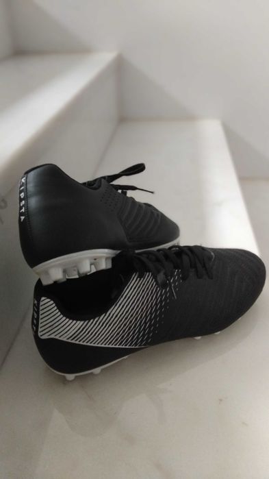 Chuteiras adidas e krispa