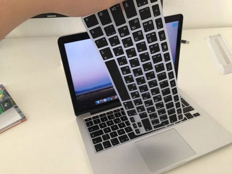 Накладка на клавиатуру Макбук Air/Pro 13, 15 (русские буквы MacBook)