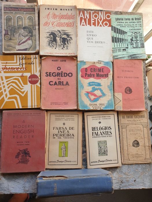 Diversos livros antigos