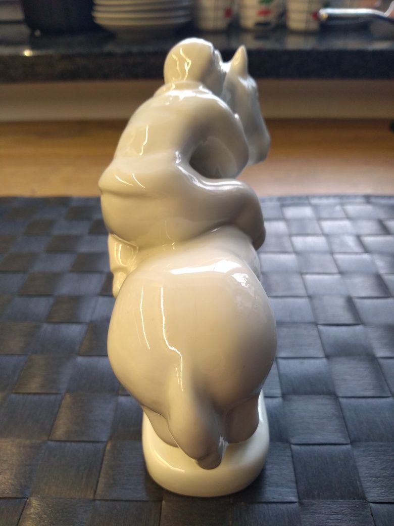 Figurka Porcelana Chodzież