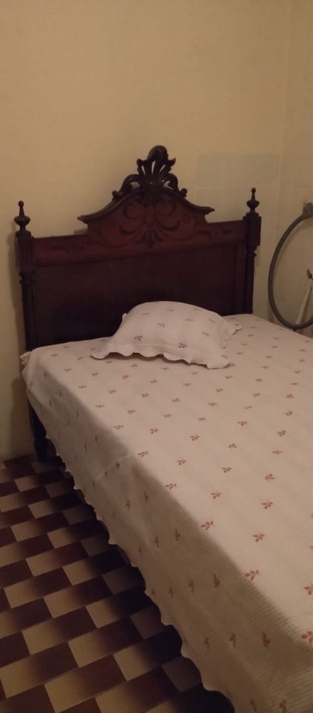 Cama + Roupeiro Antigo de 1906