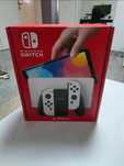 Nintendo Switch oled 64gb Zestaw z grą pikachu