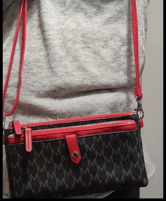 Mala/carteira com vários fechos