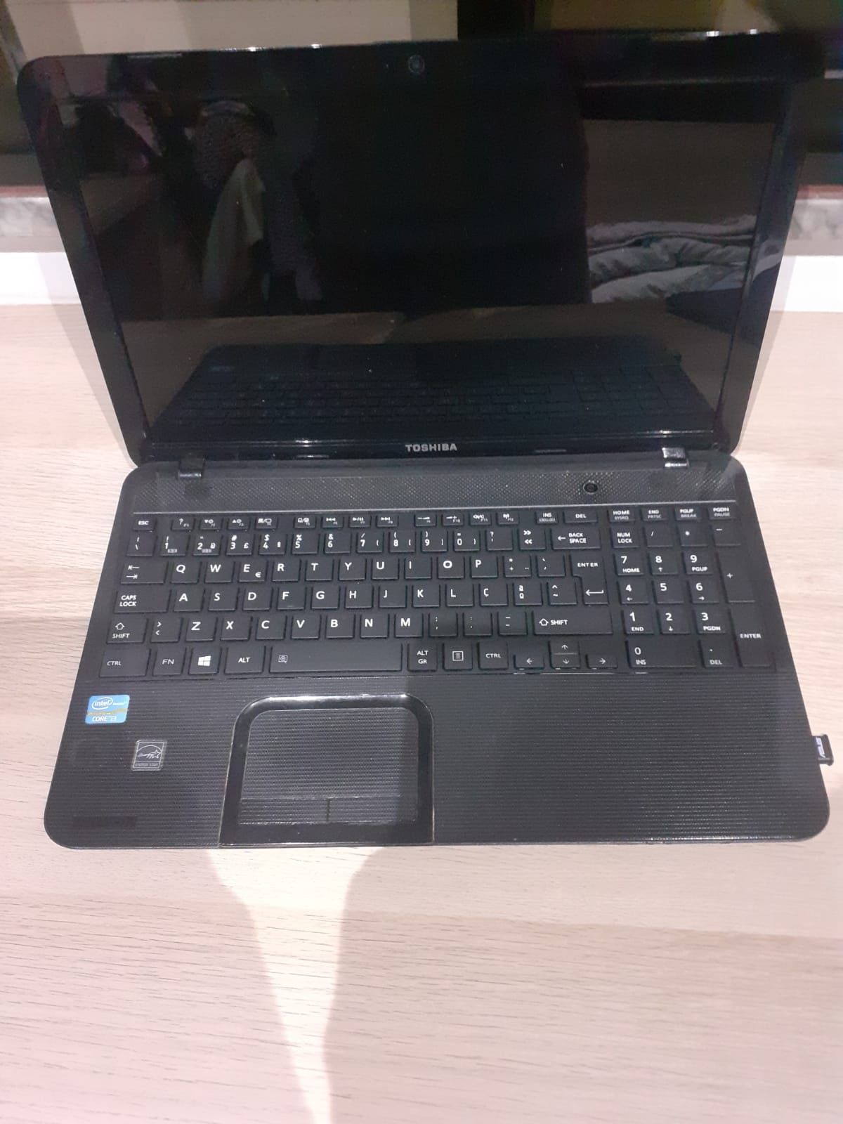 Toshiba Satélite C855 i3