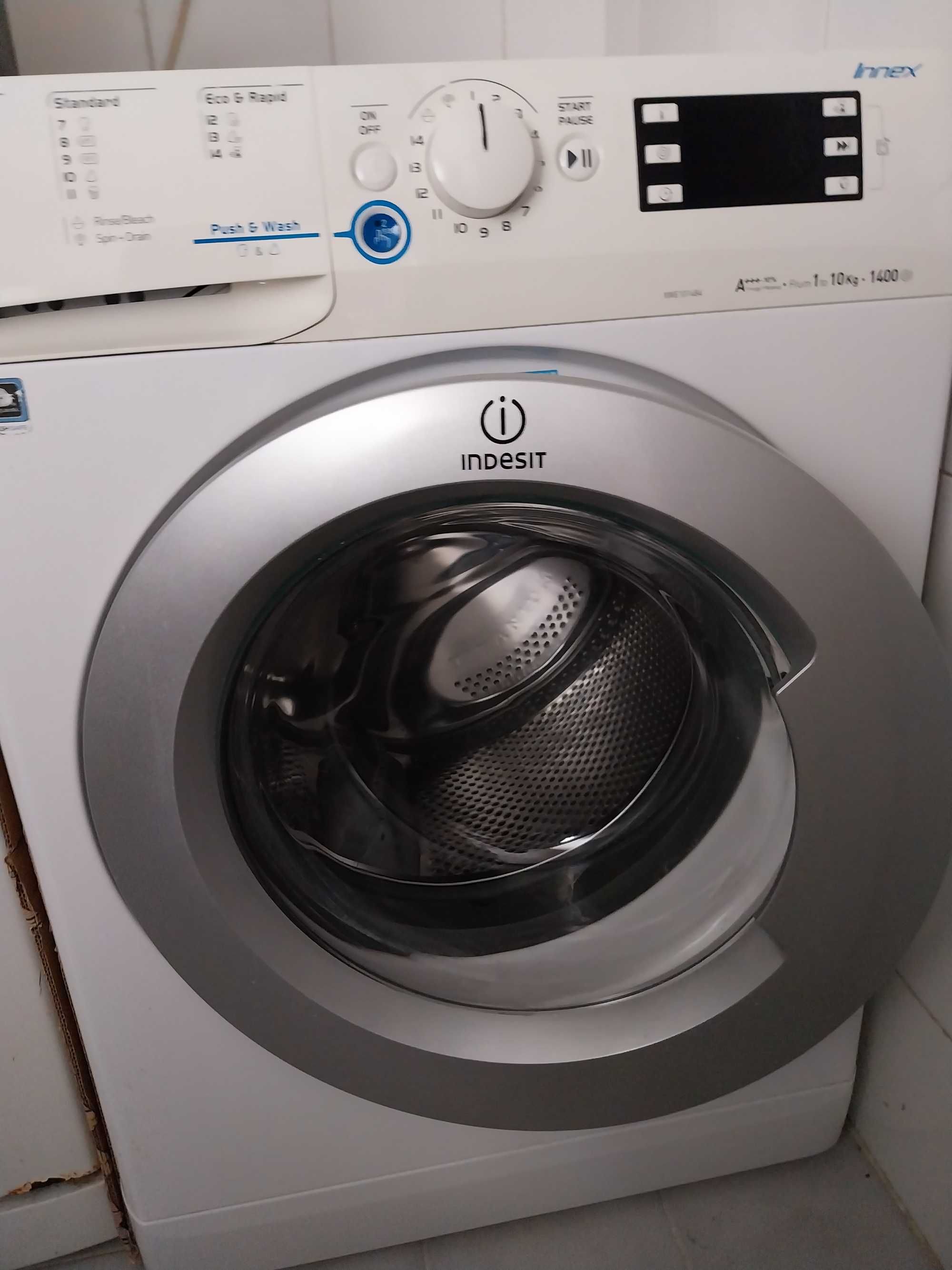 Vendo máquina lavar roupa indesit,10kg.