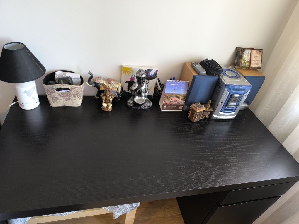Secretaria preta IKEA