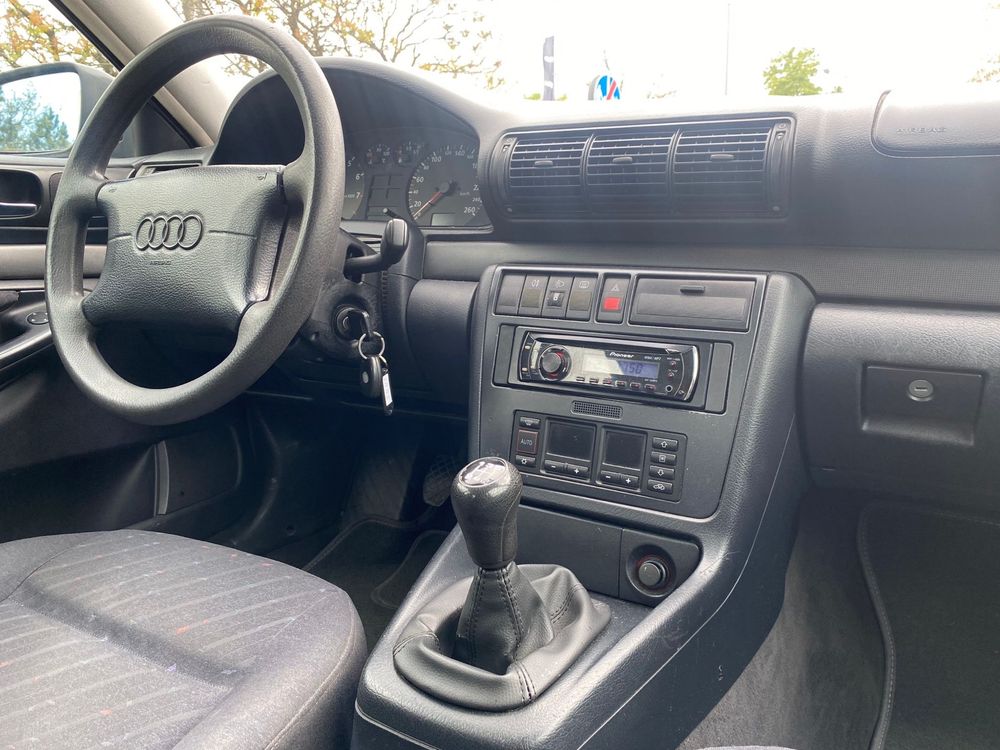 Audi A4B5 1.6 benzyna • Klimatyzacja • Hak • zadbana • zamiana ?