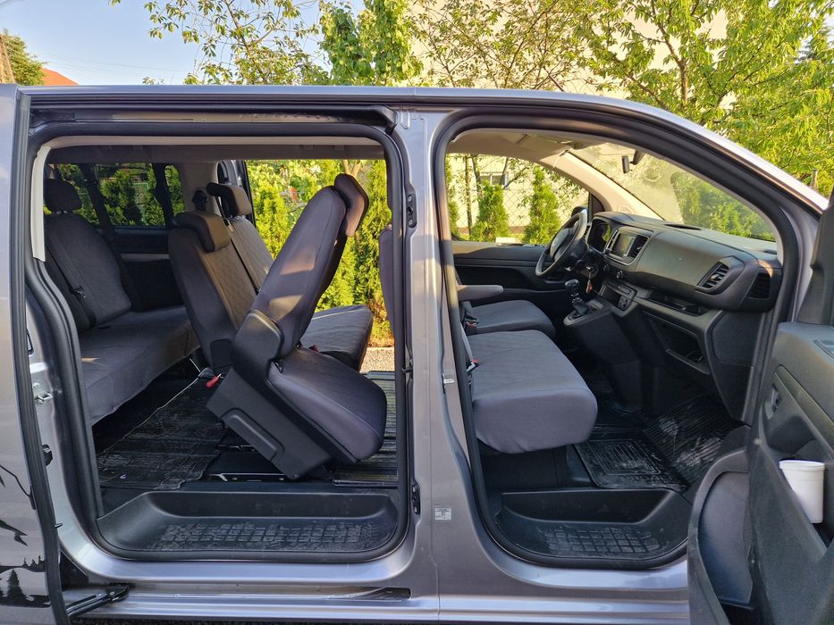 Wypożyczalnia wynajem samochodów bus- 8/9 osobowe, VIP