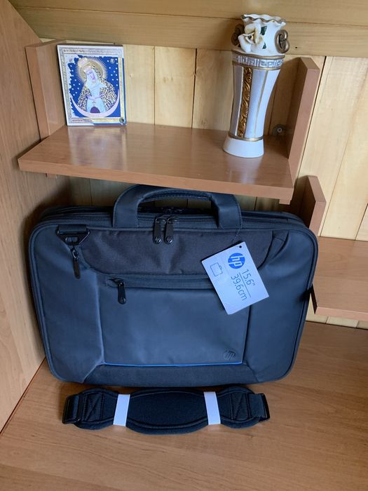 Сумка фірми”hp”для ноутбука 15.6 дюймів нова роз.42*30*7 см.