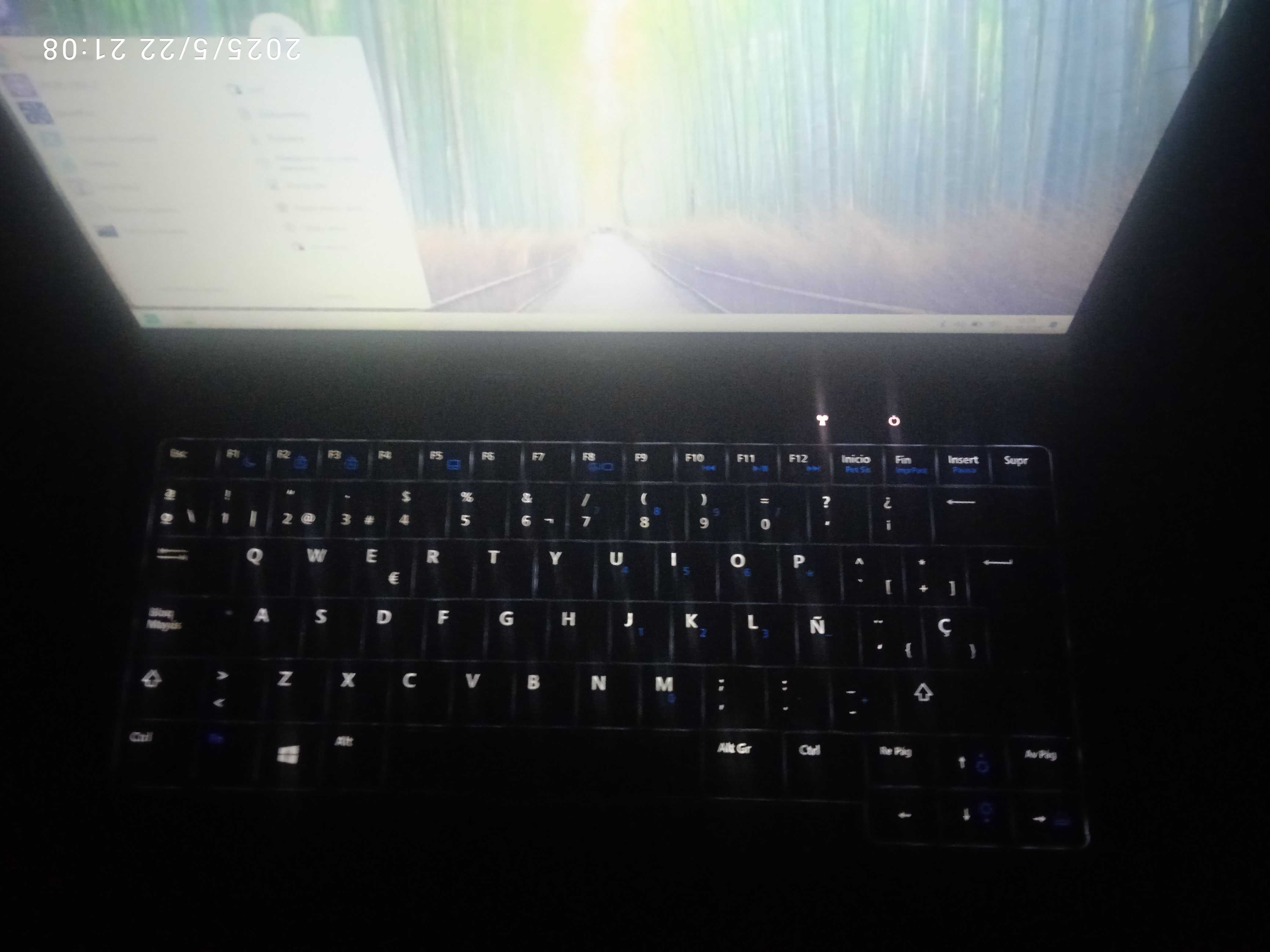 Laptop Dell Latitude E7240 –  i5, SSD, 8 GB RAM, Windows 11 gwar12m