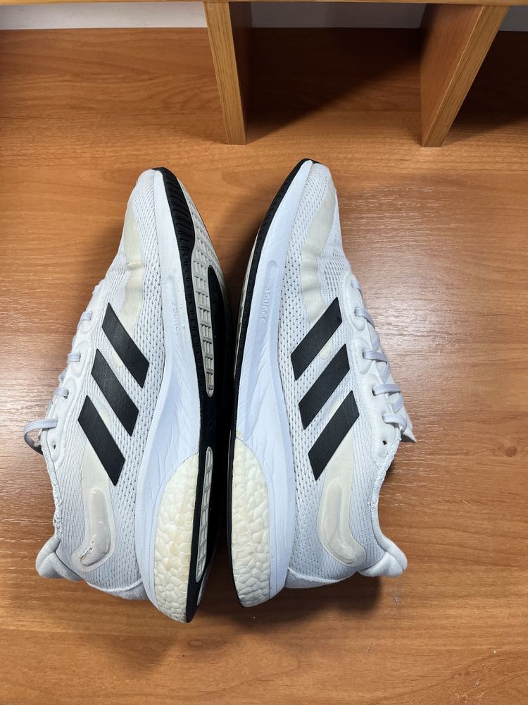 Кросівки Adidas response 44,5