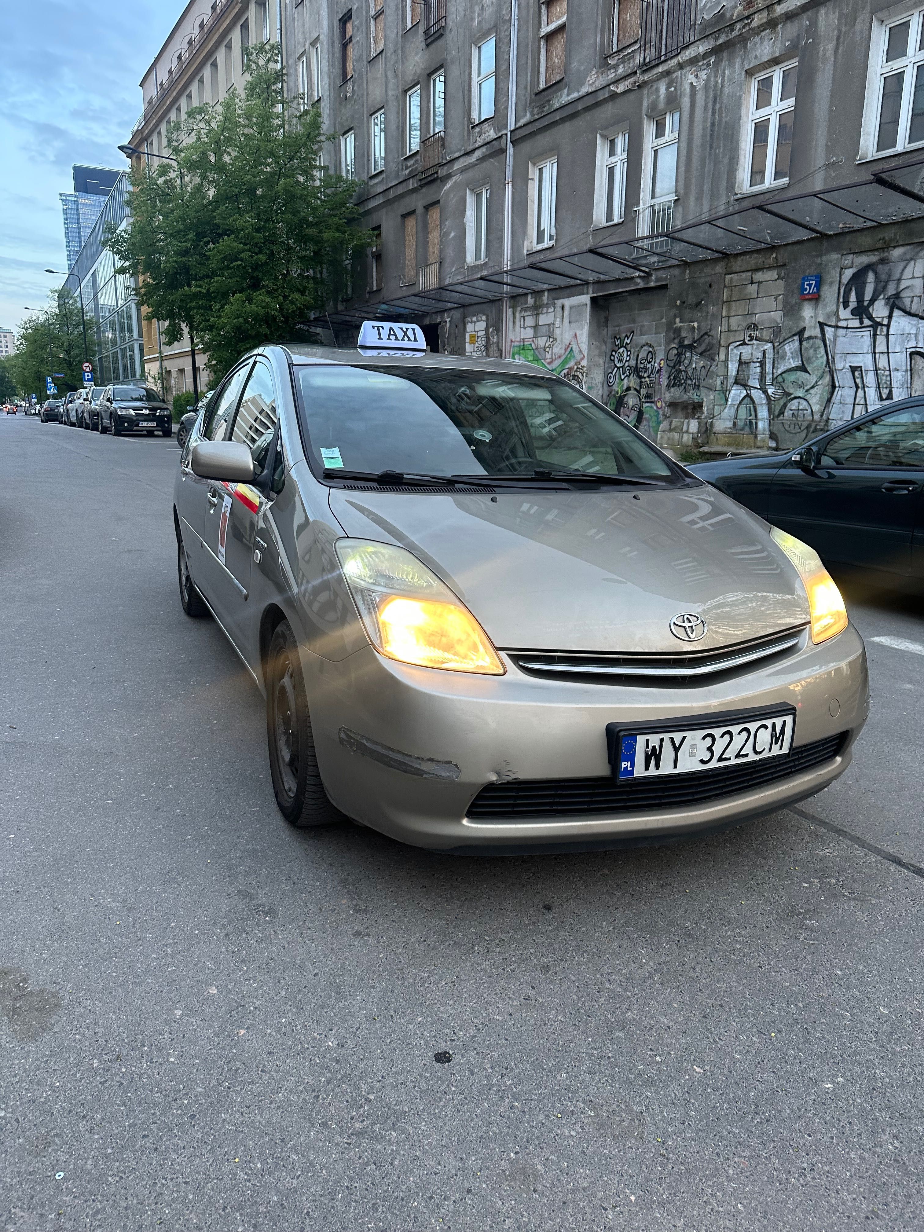 Toyota Prius z gazem i licencję Taxi Warszawa