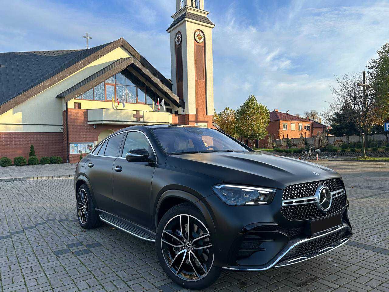 Auto do ślubu z kierowcą Mercedes GLE Coupe 2023 najnowszy