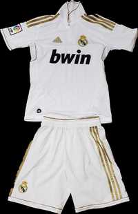 Футбольний костюм 
adidas - Real Home SMU Minikit - Real Madrid Miniki
